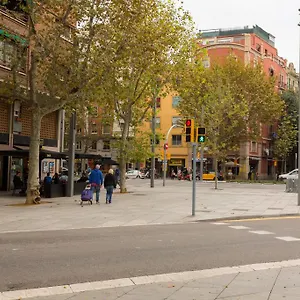 https://aparteasy-poble-sec-sant-antoni.topbarcelonahotels.com